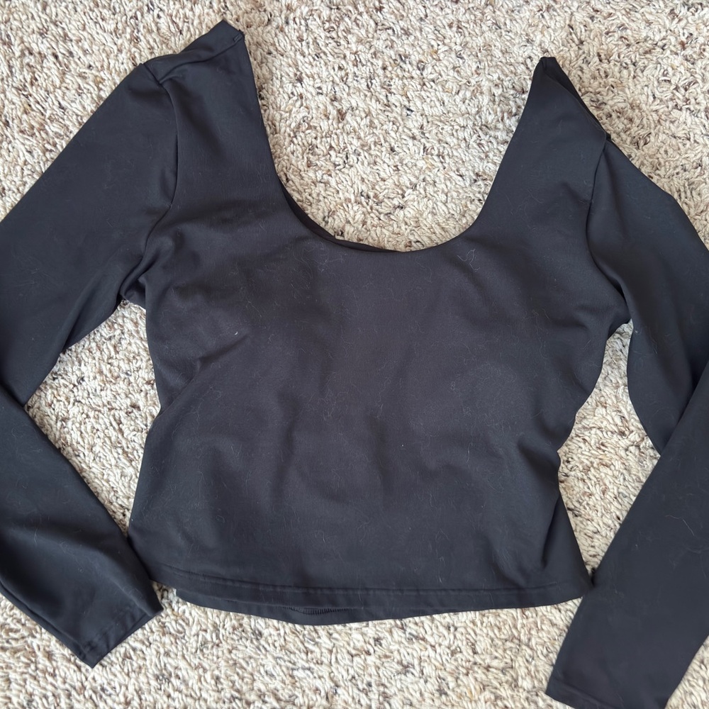 Fabletics Oasis Twist Built-in Bra Long Sleeve Top